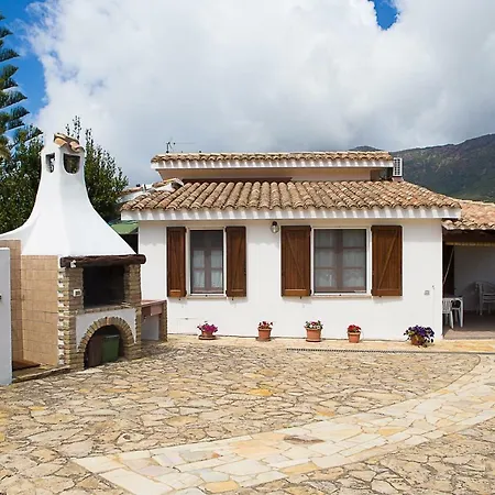 Lucia Holiday home Fluminimaggiore